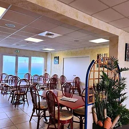 Logis Relais De La Grange 호텔 3*