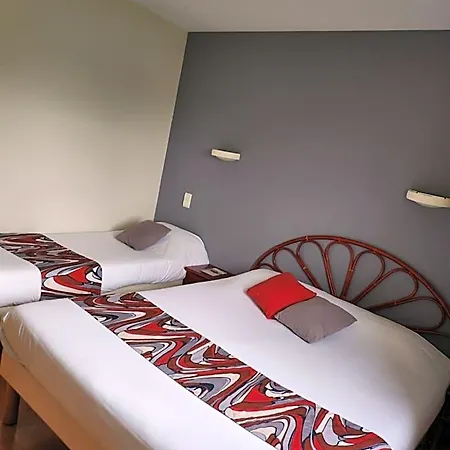 호텔 Logis Relais De La Grange 3*