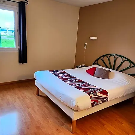 Logis Relais De La Grange 호텔